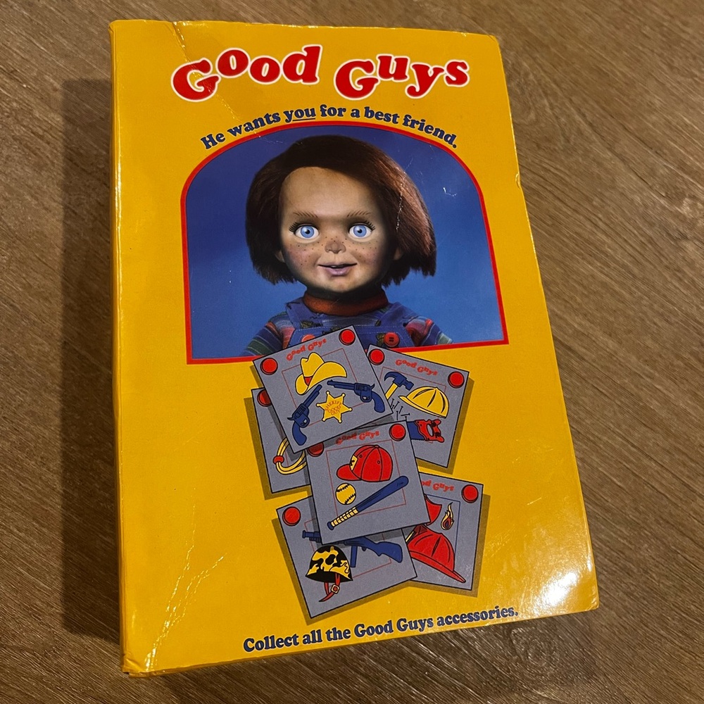 NECA Ultimate Chucky – Child’s Play – Good Guys Window Box – Complete